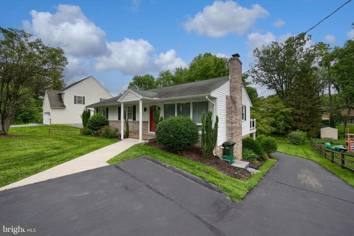 Property Photo:  1550 Euclid Drive  PA 17601 