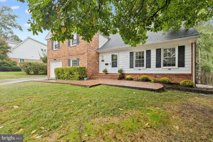 Property Photo: 4603 Holborn Avenue VA 22003