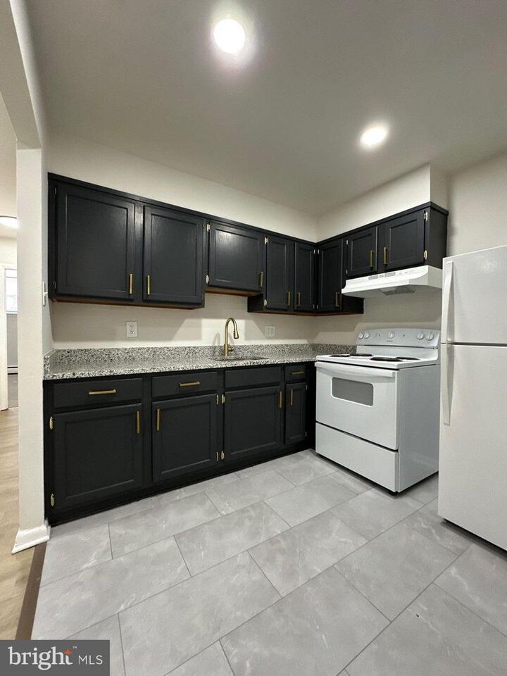 Property Photo:  521 Martin Street A1  PA 19128 