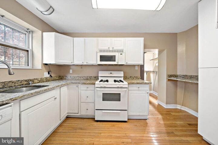 Property Photo:  926 E Passyunk Avenue 1  PA 19147 
