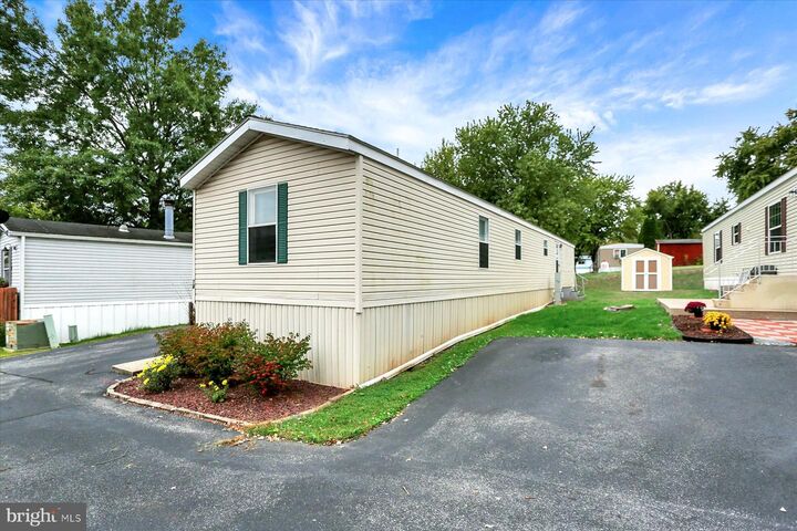 Property Photo:  74 Oliver Dr  PA 17078 