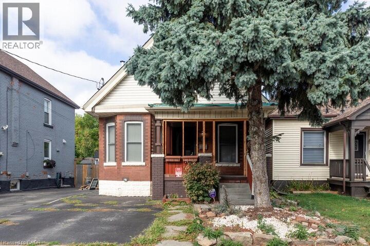 Photo de la propriété:  147 Kensington Avenue North  ON L8L 7N4 