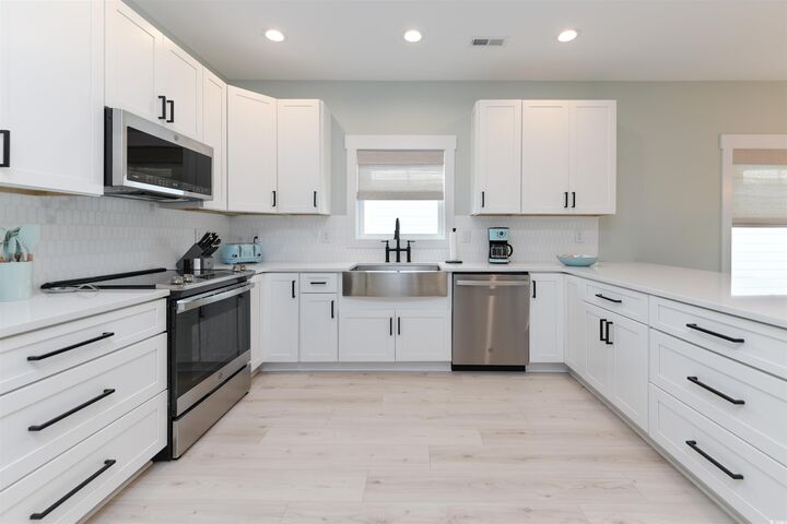 Property Photo:  115 A 6th Ave. S  SC 29575 