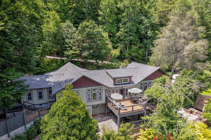 Property Photo:  193 Gateway Drive  NC 28746 