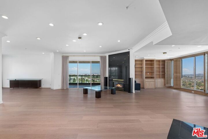 10490 Wilshire Blvd  Los Angeles CA 90024 photo