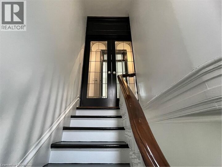 Photo de la propriété:  203 Macnab Street South 8  ON L8P 3C8 