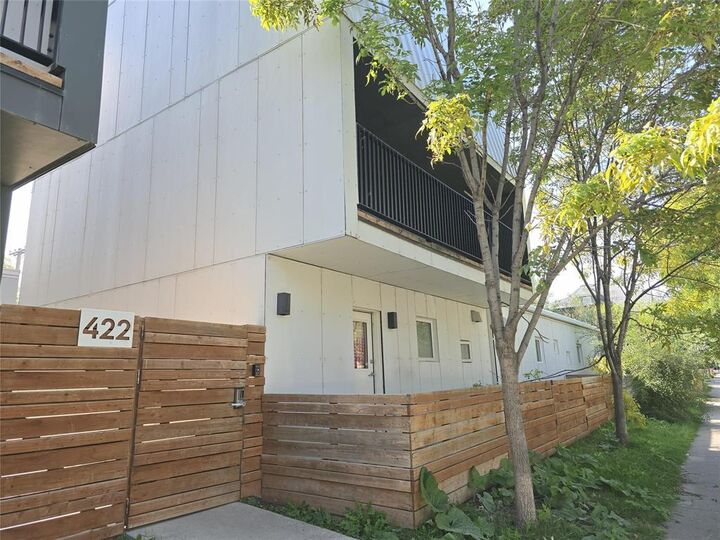 Property Photo:  422 Ross Avenue  MB R3A 0L8 