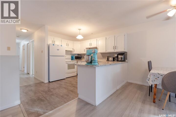 Property Photo:  220-222 V Avenue N  SK S7L 3E6 