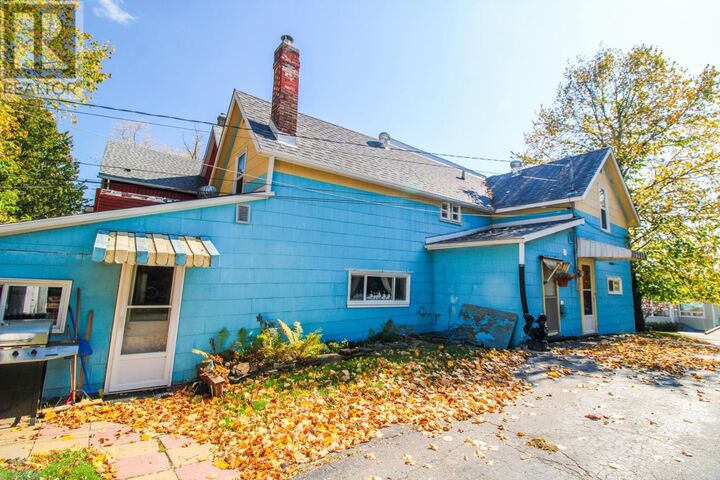 Property Photo:  324 Second St N  ON P9N 2L2 