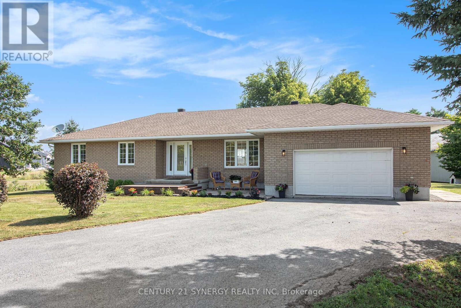 Property Photo: 7 Bridge Street ON K0A 1R0