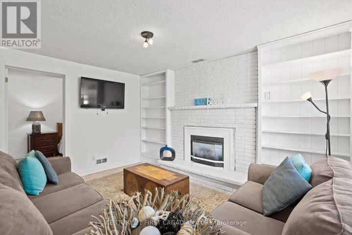 Property Photo:  26 Oak Street  ON N0M 1T0 