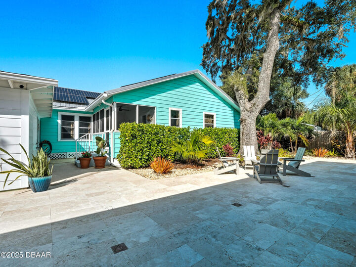 Property Photo: 513 Ball Street FL 32168