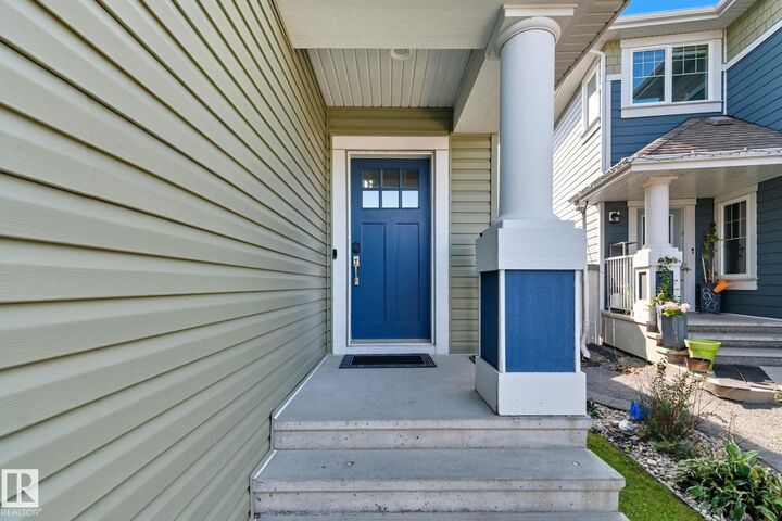 Property Photo:  8039 18 Avenue SW  AB T6X 0Z8 