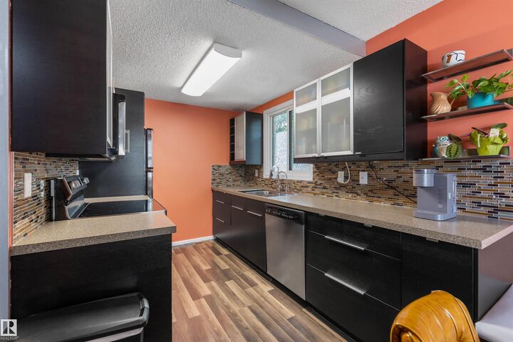 Property Photo:  199C Homestead Crescent NW  AB T5A 2Y2 