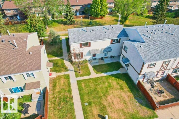 Property Photo:  122 Primrose Gardens Gardens NW  AB T5T 0R1 