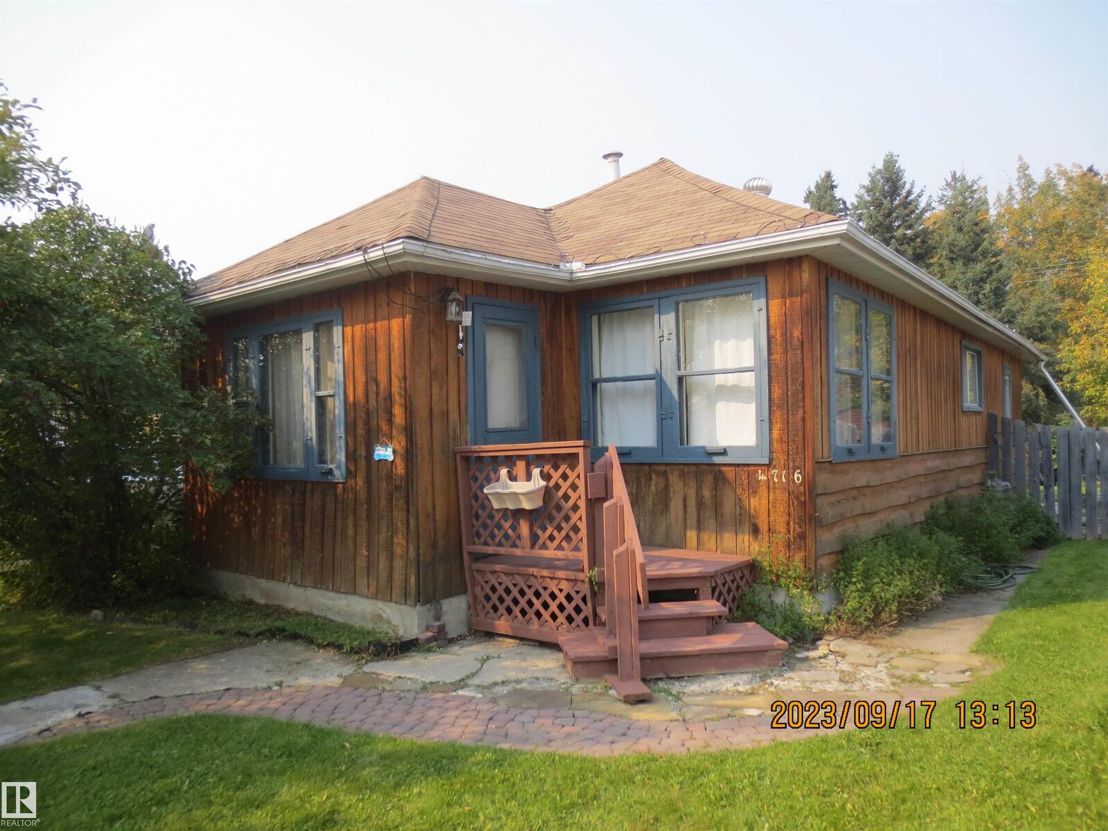 Property Photo: 4716 6 Avenue AB T7E 1E1