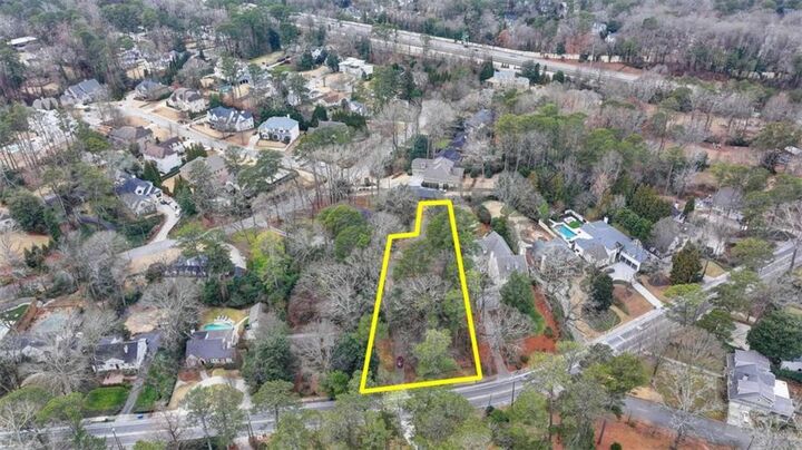 Property Photo:  3928 Wieuca Road NE  GA 30342 