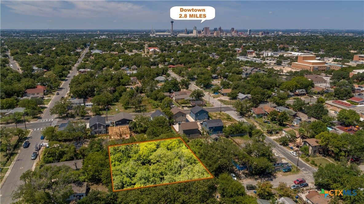 Property Photo: 215 Poppy Street TX 78203