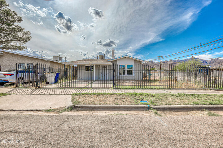 Property Photo:  8845 Lawson Street  TX 79904 