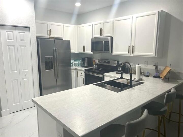 Property Photo:  178 SE 33rd Ter  FL 33033 
