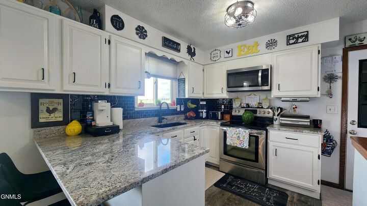 Property Photo: 310 E Pine Avenue ND 58563