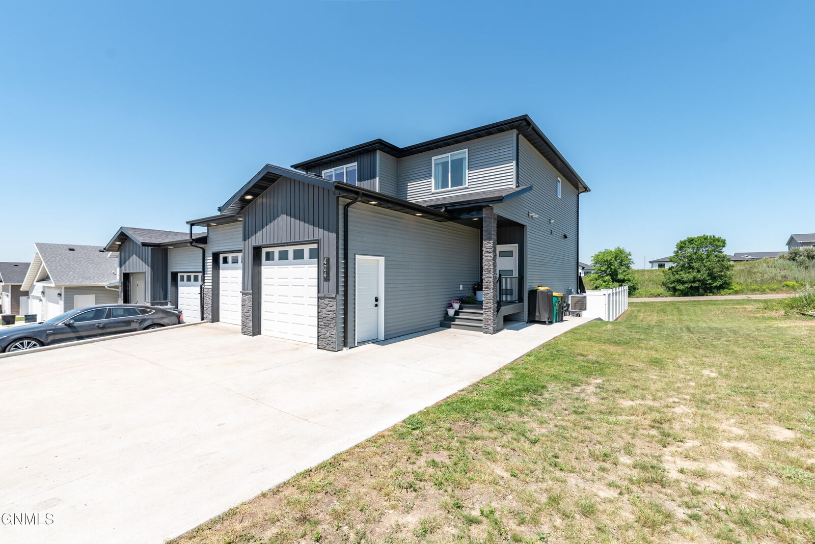 Property Photo:  404 Lena Court SE  ND 58554