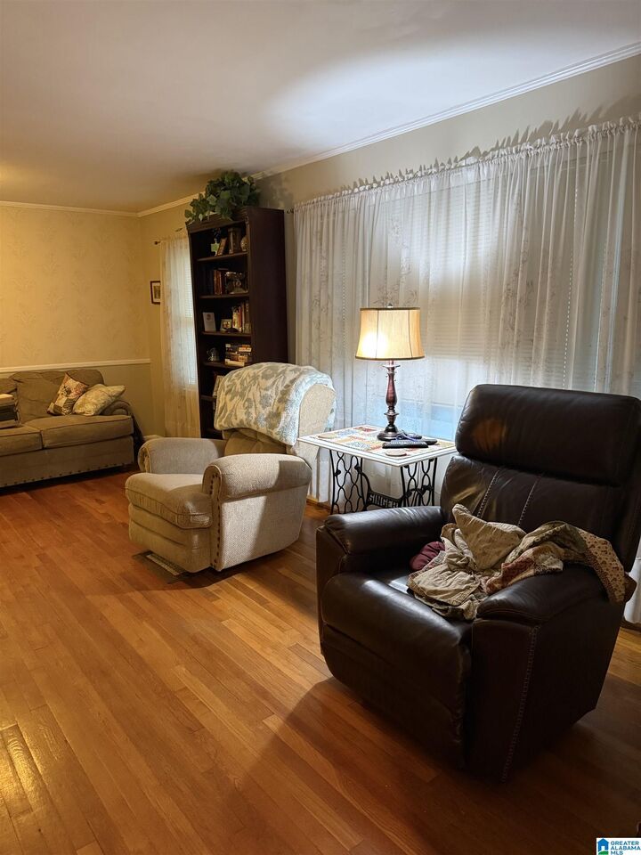 Property Photo: 817 Downs Avenue AL 35071