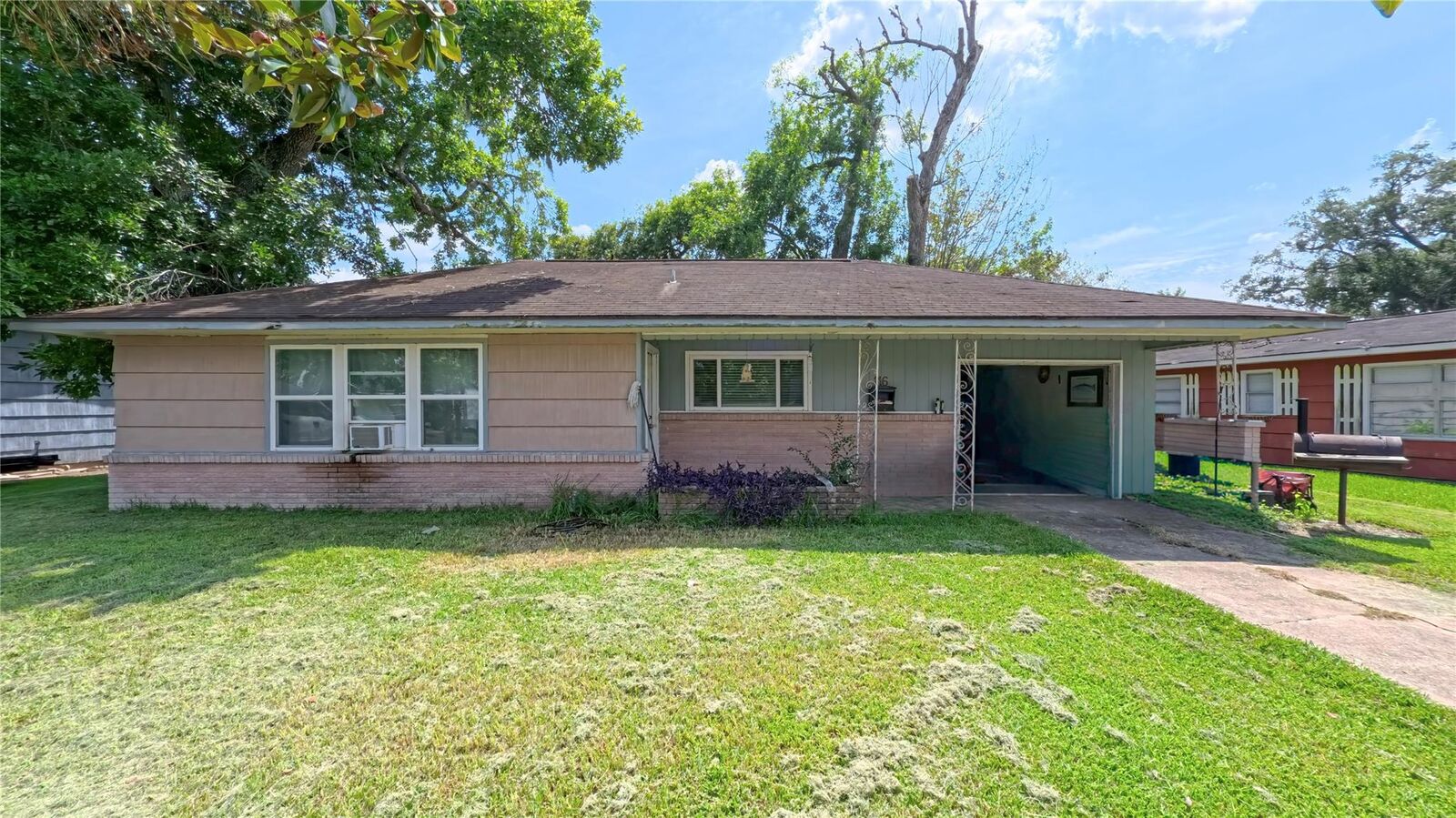 Property Photo:  116 Chestnut Street  TX 77566 