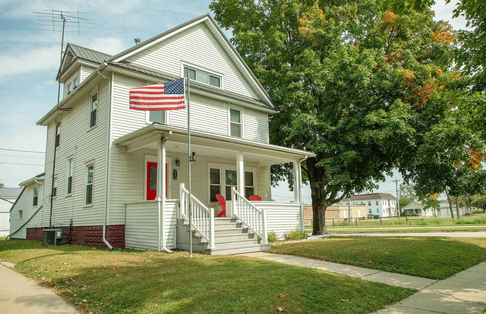 Property Photo:  602 SW 1st Avenue  IA 50677 