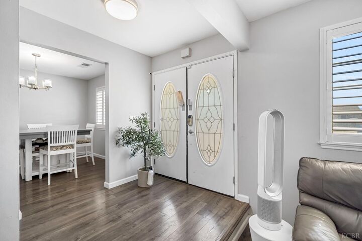Property Photo:  530 E Spruce Avenue  CA 93245 