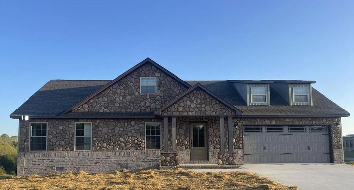 Property Photo:  64 Queens Drive  KY 40729 