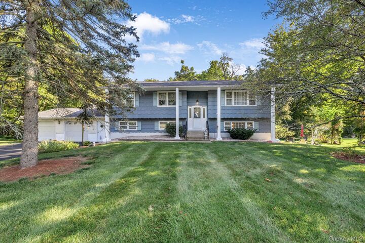 5 Mohican Court  Salisbury Mills NY 12577 photo