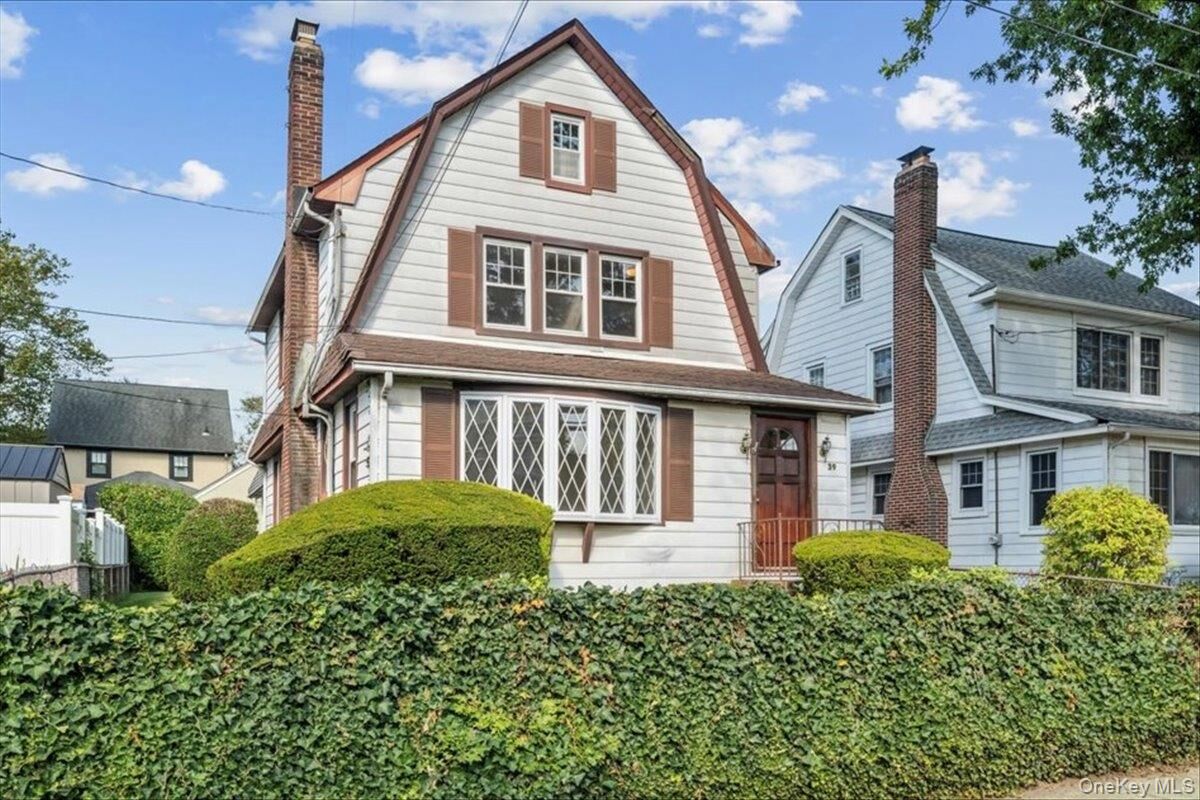 Property Photo: 39 Linmouth Road NY 11565