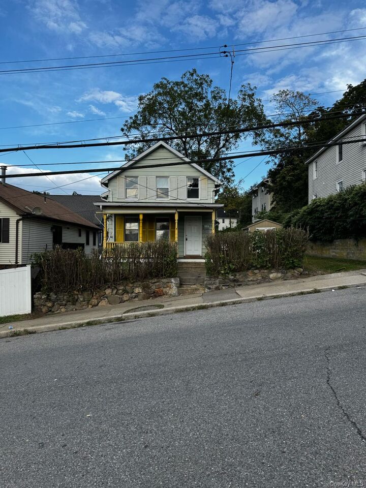 Property Photo:  5 Grant Avenue  NY 10566 