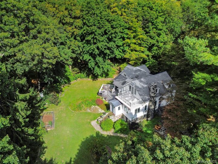 Property Photo:  8 Brook Lane  NY 10567 