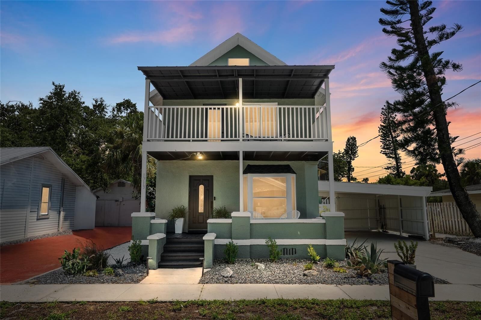 Property Photo:  1713 10th Avenue W  FL 34205 