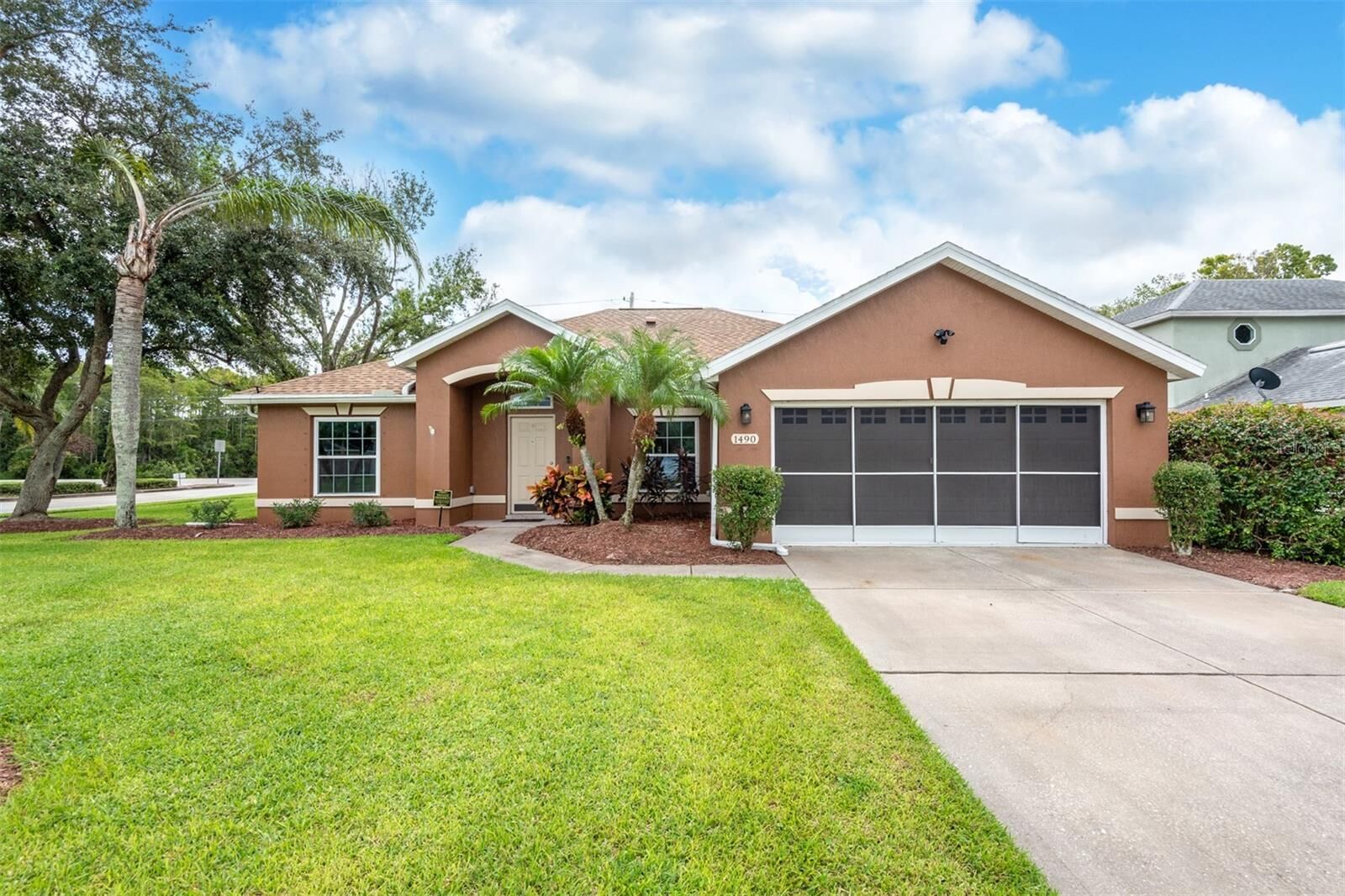 Property Photo:  1490 Surrey Park Drive  FL 32128 