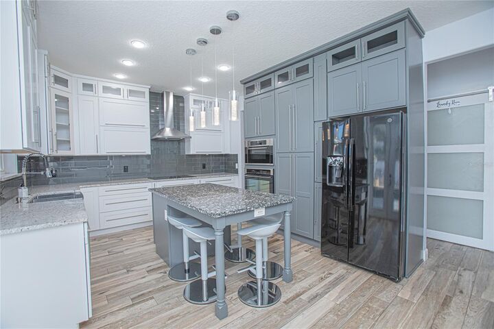 Property Photo:  10014 Medallion Bluff Lane  FL 32829 