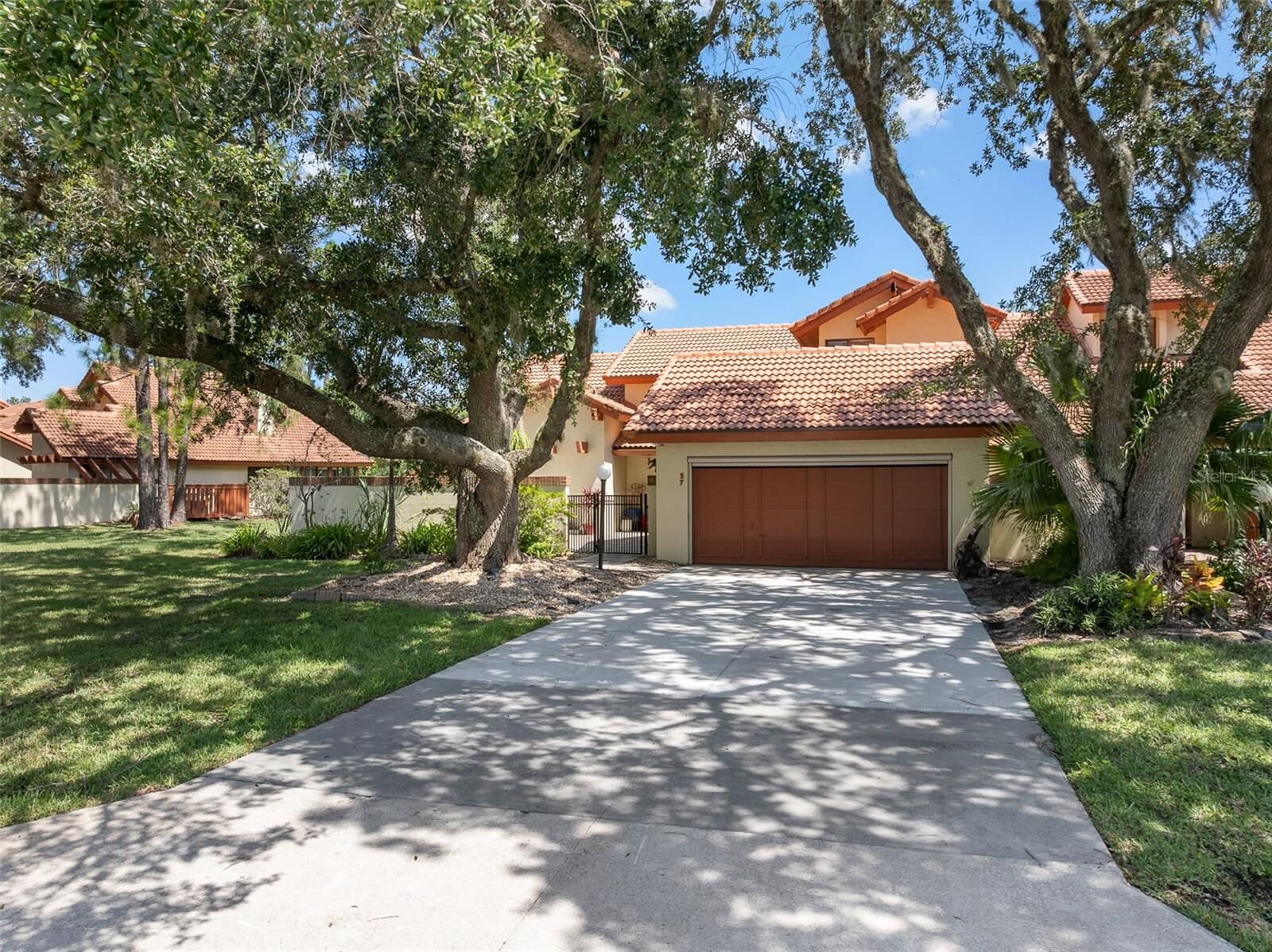 Property Photo:  