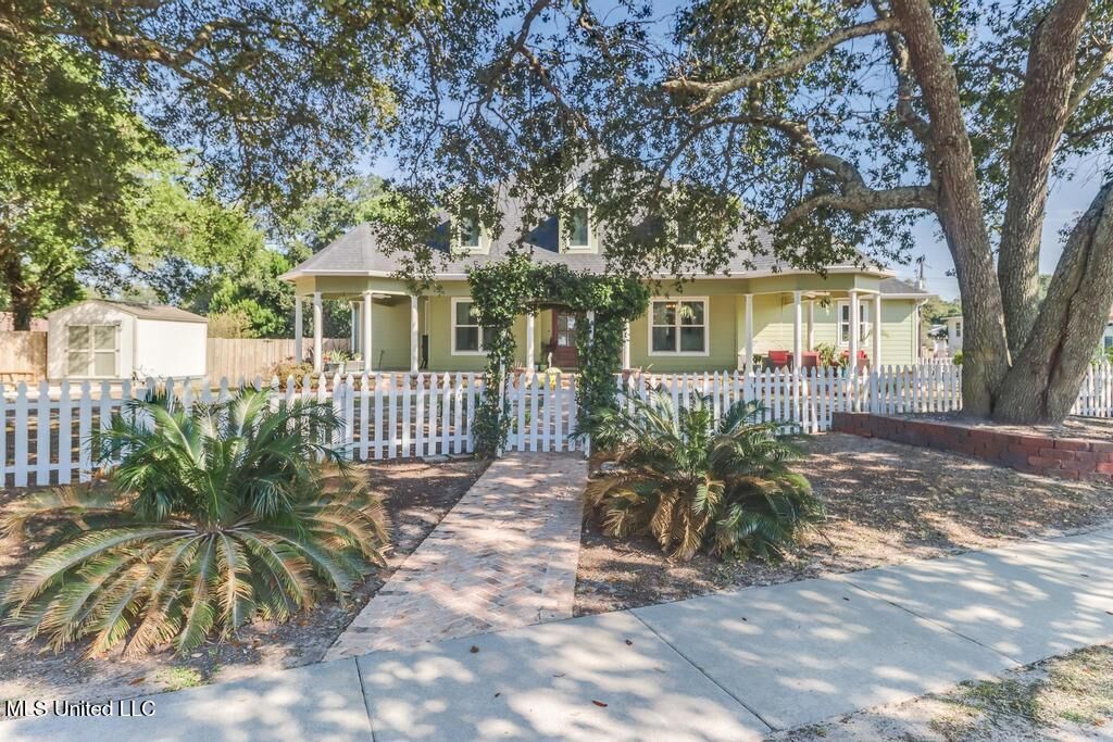 Property Photo: 701 42nd Avenue MS 39501
