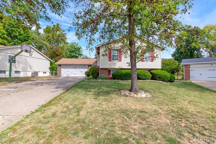 Property Photo:  5 Foxboro Court  MO 63376 