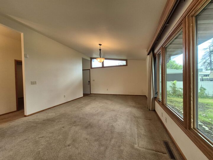 Property Photo:  18 24th St SW  ND 58701 