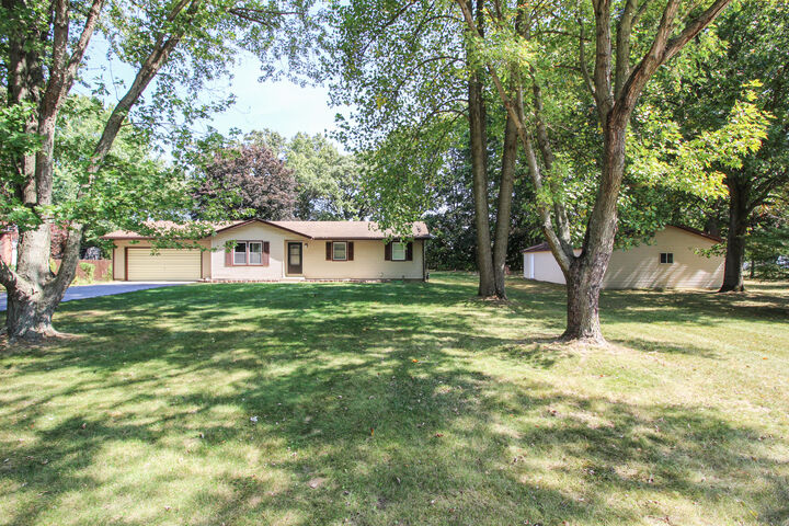 Property Photo: 57145 Linda Avenue MI 49093