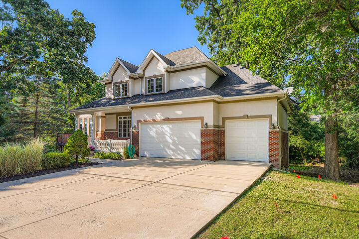 6441 Blackhawk Trail  Indian Head Park IL 60525 photo