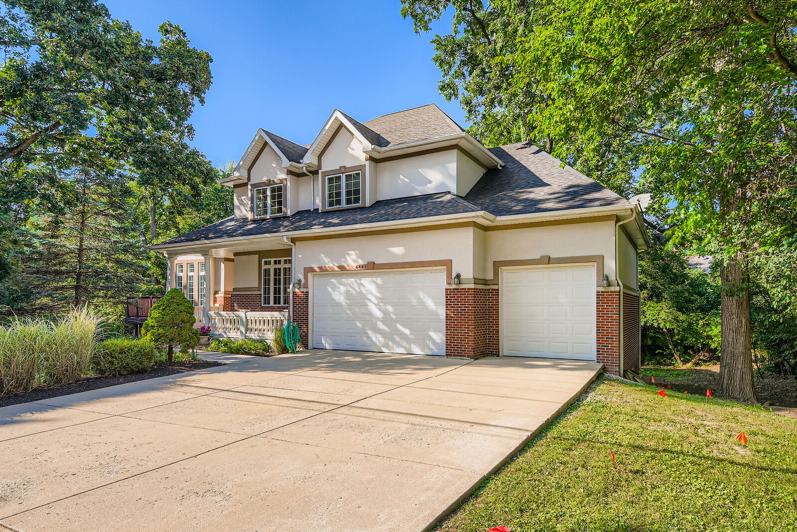 Property Photo:  6441 Blackhawk Trail  IL 60525 