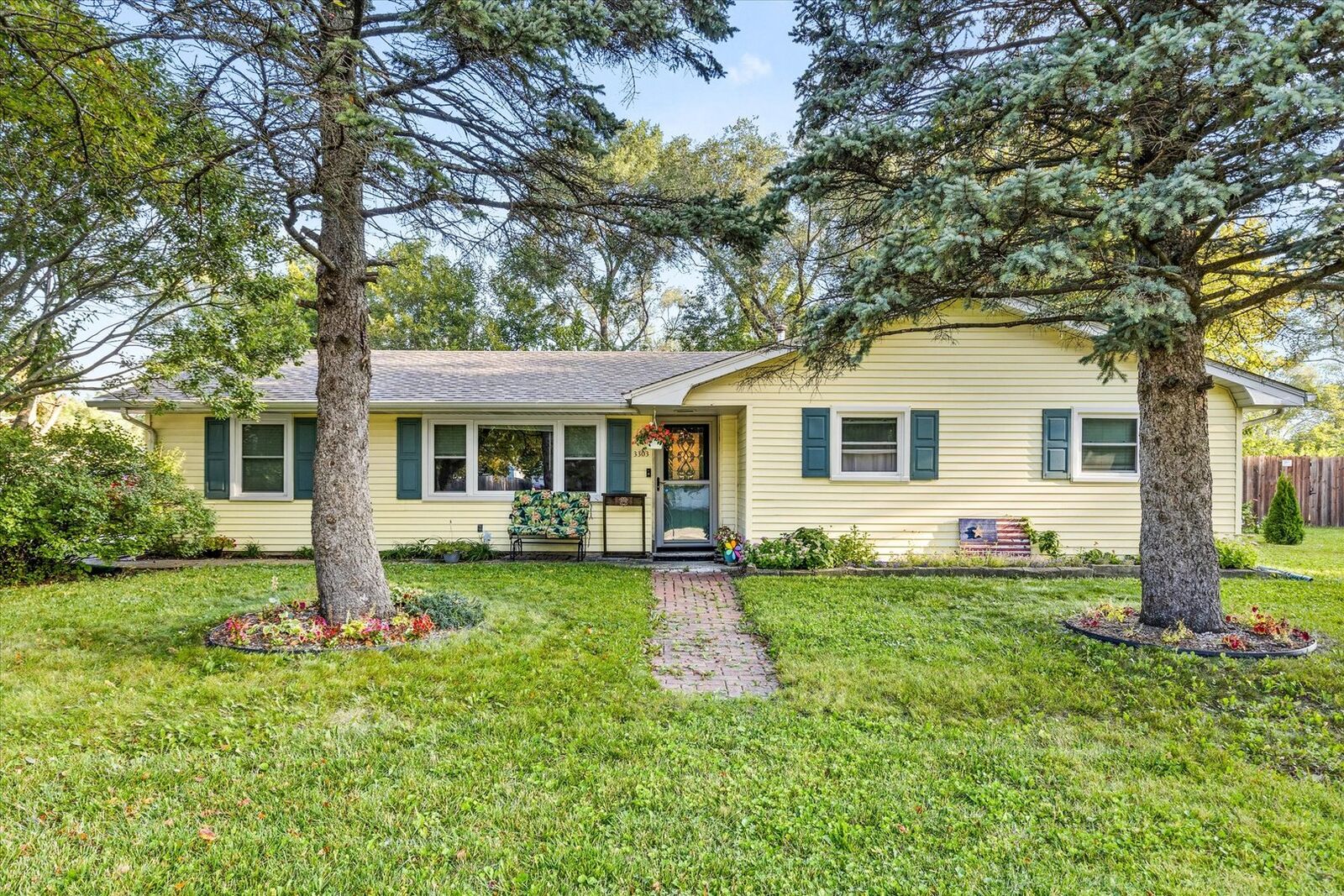 Property Photo: 3303 Willardshire Road IL 60431