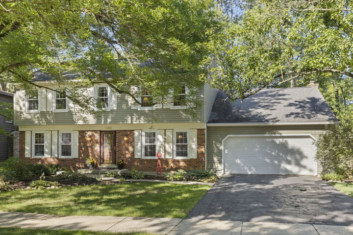 Property Photo:  1625 Indian Knoll Road  IL 60565 