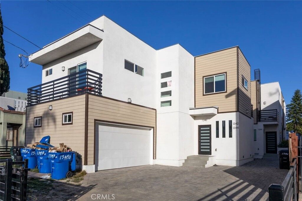 Property Photo: 1340 N Kenmore CA 90027
