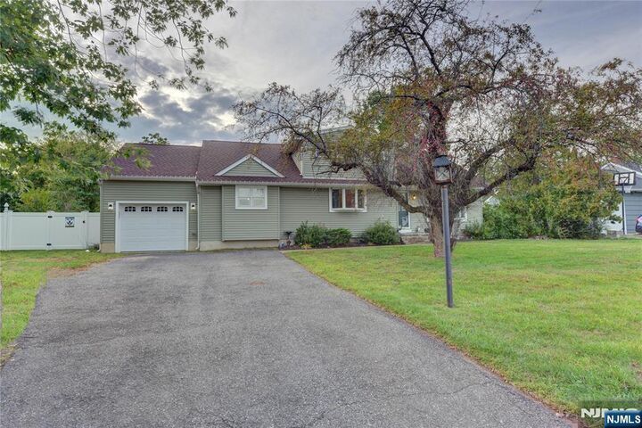 Property Photo:  32 Parsons Road  NJ 07035 