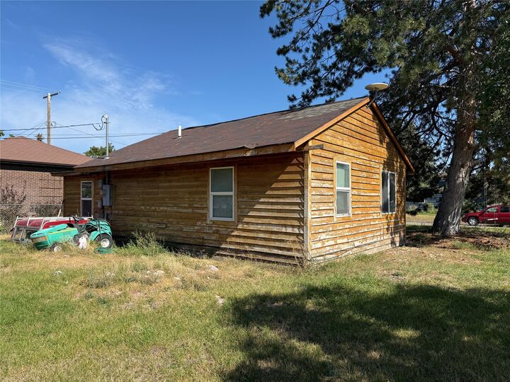 Property Photo:  901 Cleveland Street  MT 59801 